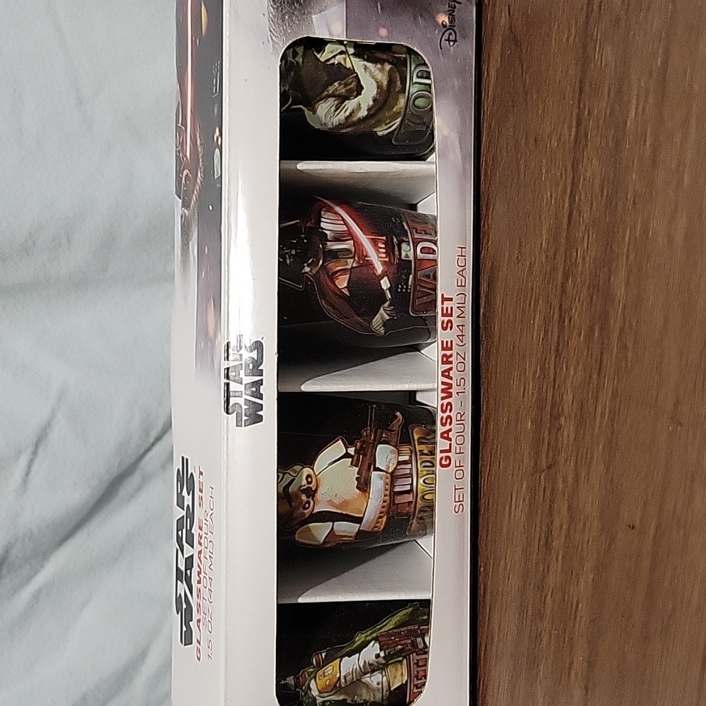 Disney Star Wars set of 4 Shot Glasses NRFB